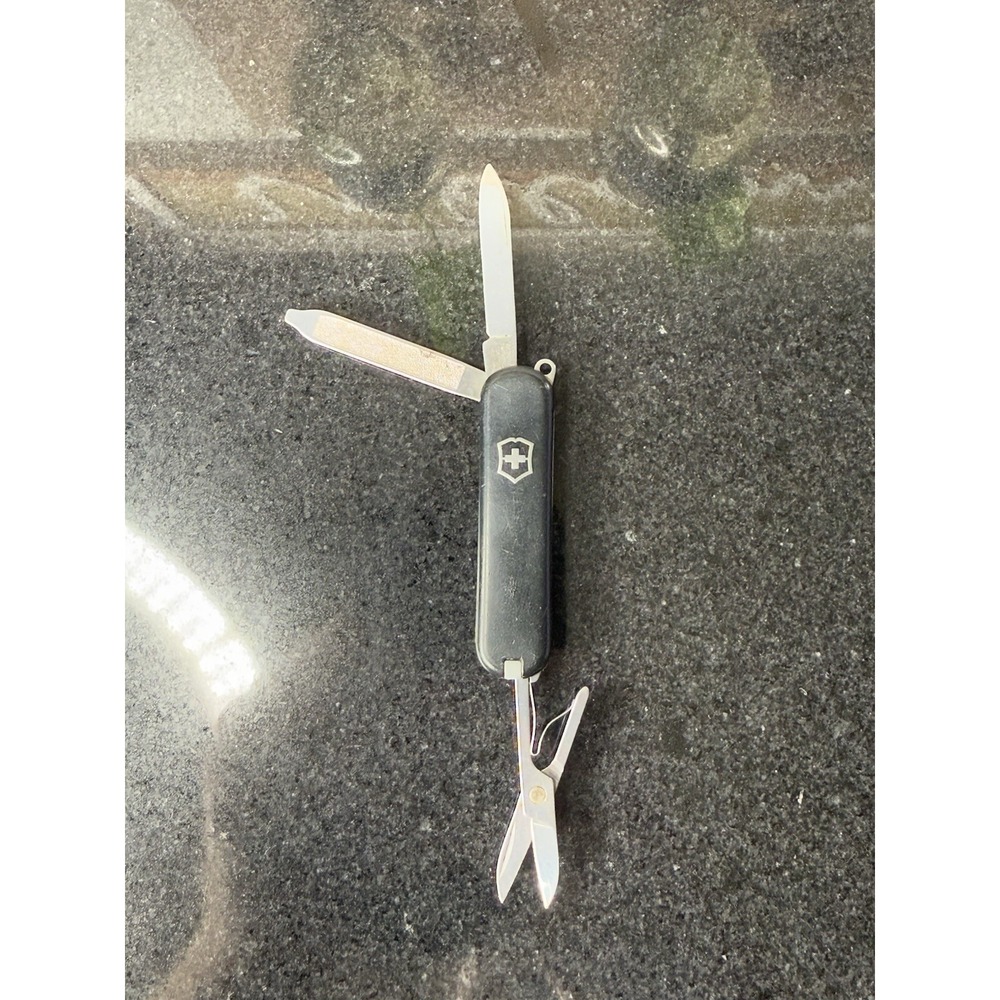 Victorinox Swiss Army 58mm Classic SD Black Pocket Knife